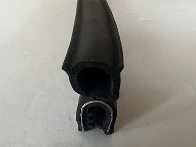 钢丝复合顶泡密封条